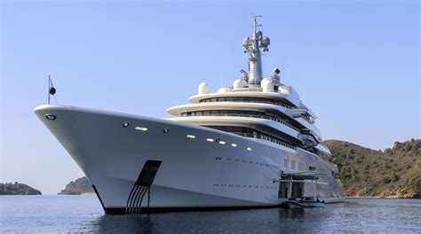 Magic boats luxury yacht charter